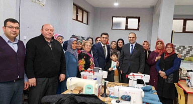 El işi göz nuru ürünler üreterek, ev ekonomisine katkıda bulunuyorlar