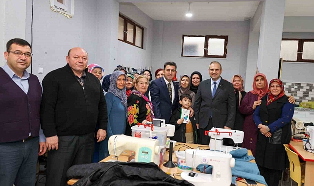 El işi göz nuru ürünler üreterek, ev ekonomisine katkıda bulunuyorlar