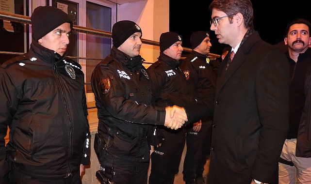 Erciş Kaymakamı Yılbaşında Güvenlik Kontrol Noktalarını Ziyaret Etti