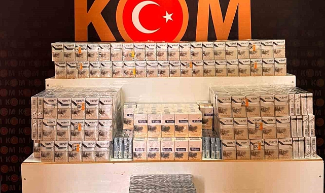Erciş'te bin 700 paket gümrük kaçağı sigara ele geçirildi