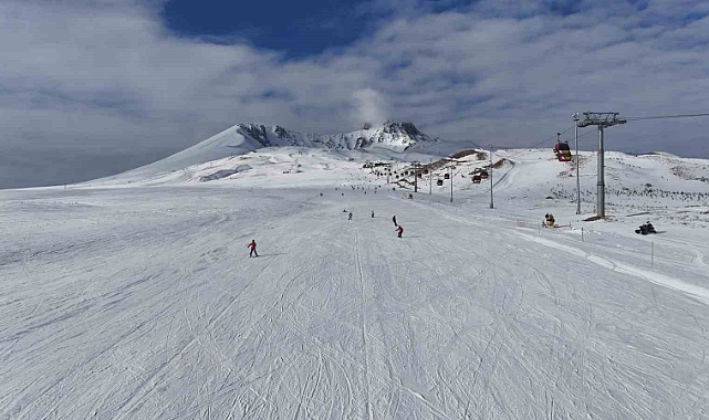 Erciyes hafta sonu yine ilgi odağı oldu