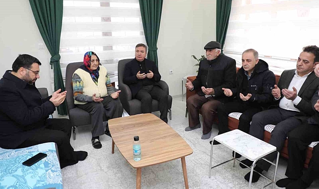Erzincan Valisi Hamza Aydoğdu, Şehit Jandarma Er Garip İleri'nin ailesini ziyaret etti
