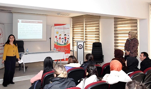 Erzincan'da Koruyucu Aile Hizmet Modeli tanıtıldı