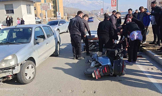 Erzincan'da otomobille çarpışan motosikletin sürücüsü ağır yaralandı