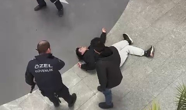 Erzurum'da Serra City AVM'nin üst katından zemine düşen genç yaralandı