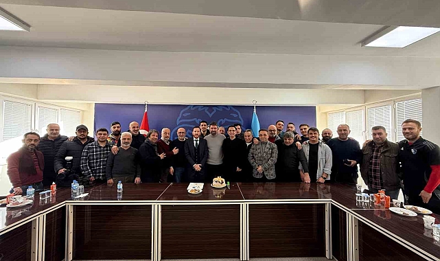 Erzurumspor FK Teknik Direktörü Hakan Kutlu: "Antrenman sahamız kullanılamaz halde, stadımızın zemini çok kötü"
