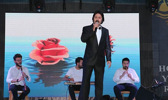 Fiziki görüntüsü ve ses benzerliğiyle tanınan Ferdi Kaya'dan Ferdi Tayfur'a; Hatıran yeter