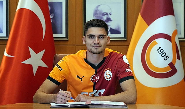 Galatasaray, iki genç futbolcunun sözleşmesini uzattı
