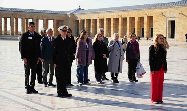 Gazeteciler Ata’nın huzurunda