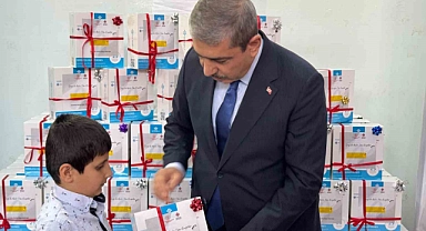 Gaziantep’te görme engelli öğrencilere kulaklık jesti