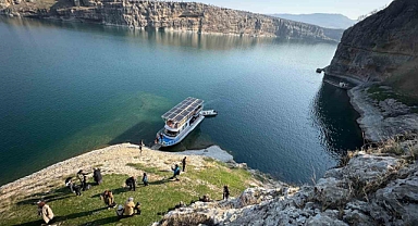 Gerger Kanyonları ziyaretçilerini ağırlıyor