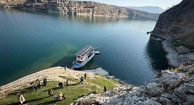 Gerger Kanyonları ziyaretçilerini ağırlıyor