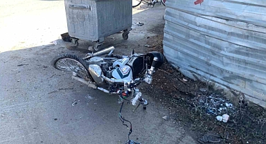 Hafif ticari araca çarpan motosiklet sürücüsü yaralandı