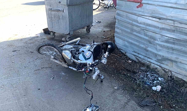 Hafif ticari araca çarpan motosiklet sürücüsü yaralandı