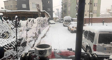 Hakkari’de 132 yerleşim yerinin yolu ulaşıma kapandı