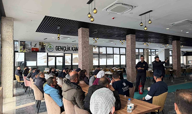 Hakkari itfaiyesinden yangın bilgilendirme eğitimi