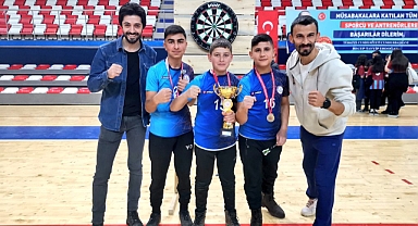 Hamur Adımova Ortaokulu yıldız erkekler dart il şampiyonu oldu