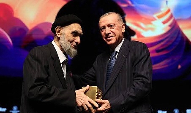 Hat Ustası Hasan Çelebi, "Necip Fazıl Saygı Ödülü"ne layık görüldü