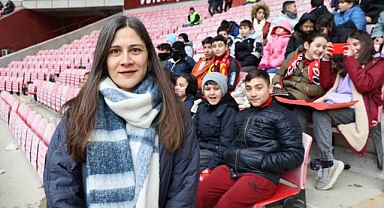 Hazırladığı proje sayesinde yüzlerce çocuğu Eskişehirspor tribünleriyle tanıştırdı