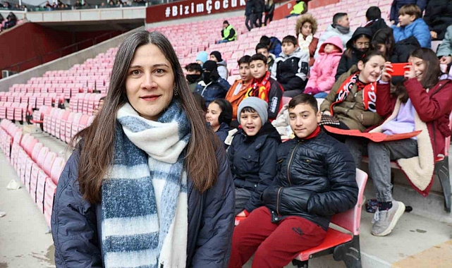 Hazırladığı proje sayesinde yüzlerce çocuğu Eskişehirspor tribünleriyle tanıştırdı