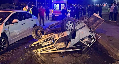 Hurda yığınına dönen araçtaki bir kişi hayatını kaybetti