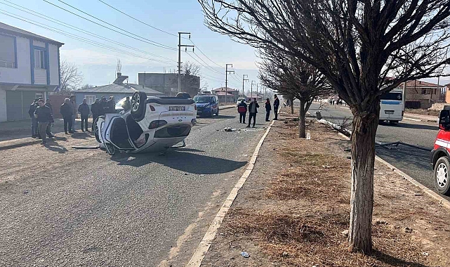 Iğdır'da direksiyon hakimiyetini kaybeden kadın sürücü kaza yaptı
