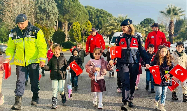 Jandarma anaokulu öğrencileri ağırladı