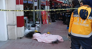Kaldırımdaki cinayet kamerada