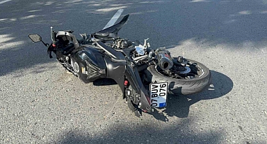Kamyonetle çarpışan 17 yaşındaki motosiklet sürücüsü genç hayatını kaybetti