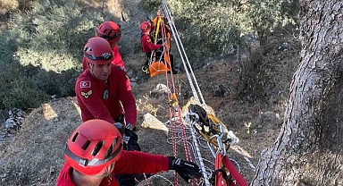 Kanyonda mahsur kalan vatandaşları jandarma kurtardı