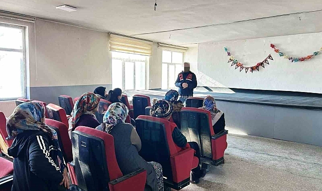 Kars'ta "En İyi Narkotik Polisi Anne" eğitimleri devam ediyor