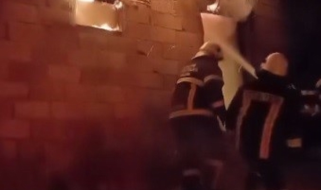 Kars'ta kömürlükte çıkan yangın korkuttu