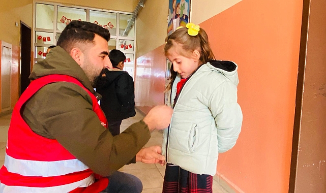 Kızılay Ağrı ekibinden sıcak dokunuş