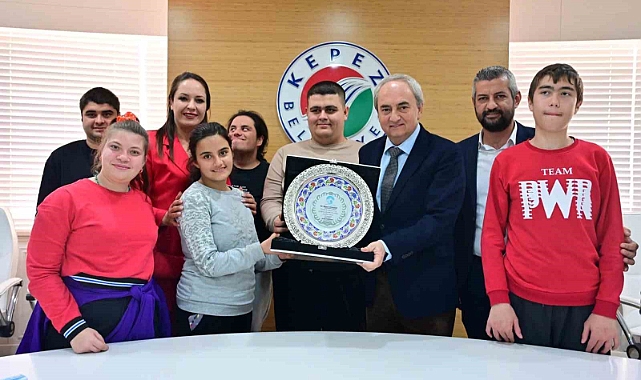 Kocagöz’den özel çocuklara: “Her zaman emrinizdeyim”
