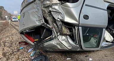 Kontrolden çıkan otomobil metrelerce savruldu: 1 yaralı