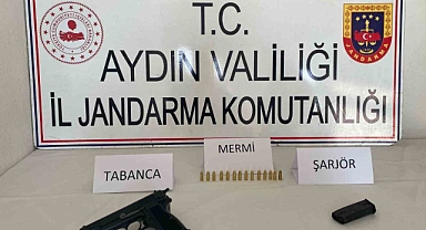 Kuşadası’nda ruhsatsız tabanca ele geçirildi