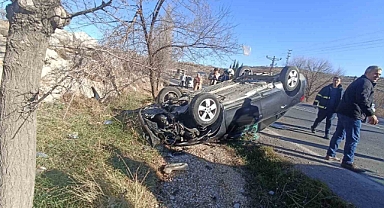 Mardinde otomobil takla attı