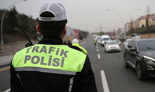 Muayenesiz araçla trafiğe çıkma cezası: 2025 Muayenesiz araçla trafiğe çıkma cezası ne kadar?