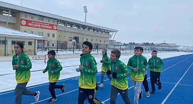 Muş Gençlik ve Spor İl Müdürlüğü bünyesinde Atletizm antrenmanları devam ediyor