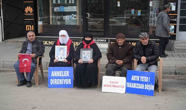 Muş'ta aileler evlat nöbetini sürdürüyor