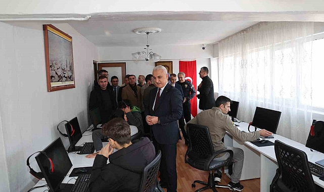 Muş'ta gençler için yeni eğitim ve spor merkezi açıldı