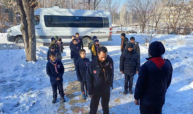Nenehatun spor kulübü izcilerine 'izcilik tanıtım eğitimi'