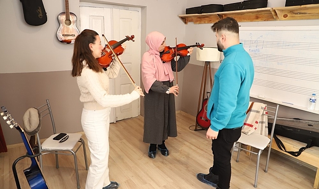 Nuri Vatan Kültür merkezi, tüm sanat dallarında kursiyerlere eğitim veriyor