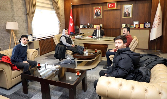Öğrencilerden Ağrı İl Müdürü Kökrek’e ziyaret
