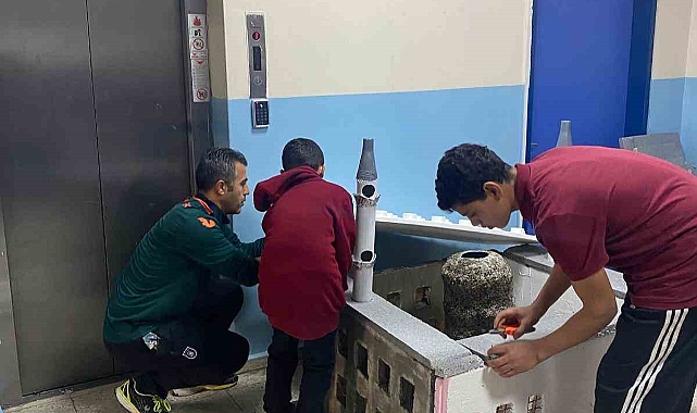 Öğrencilerden okulda "sadaka taşı" uygulaması