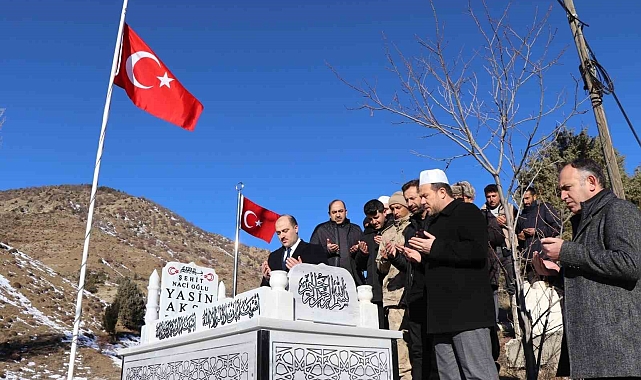 Oltu'da şehitlere vefa