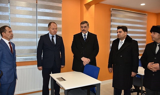 Olur'da gençlik merkezi sevinci
