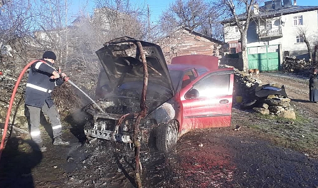 Park halindeki otomobilde çıkan yangın söndürüldü