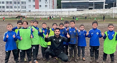 Patates tarlası değil, futbol sahası
