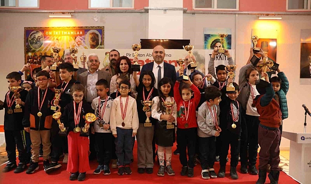 Pir Sultan Abdal Anma Satranç Turnuvası düzenlendi